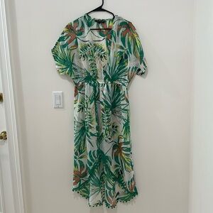 Beach cover up from Oro Turquesa Boutique. Size large.